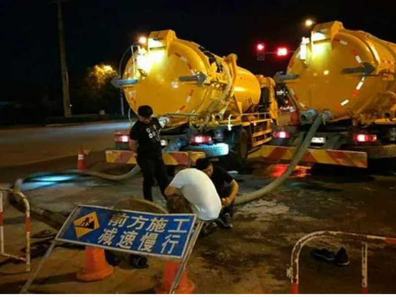 郑州专业管道疏通 高压清洗吸污 通下水道地漏马桶