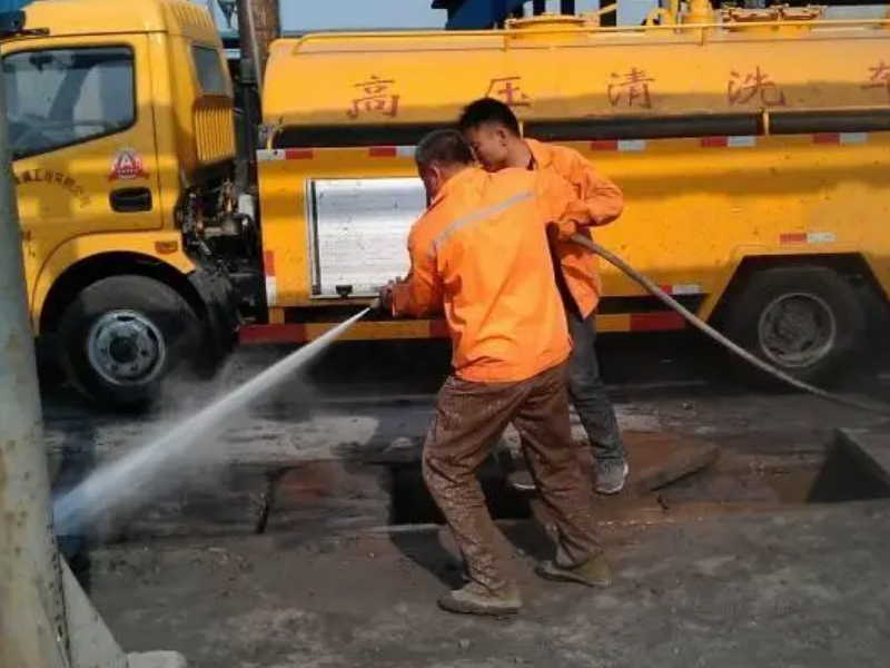 郑州专业马桶疏通、地漏 清理化粪池、高压清洗管道