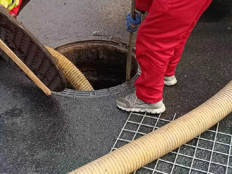 郑州.钻墙孔。疏通马桶。清理化粪池。高压清洗管道
