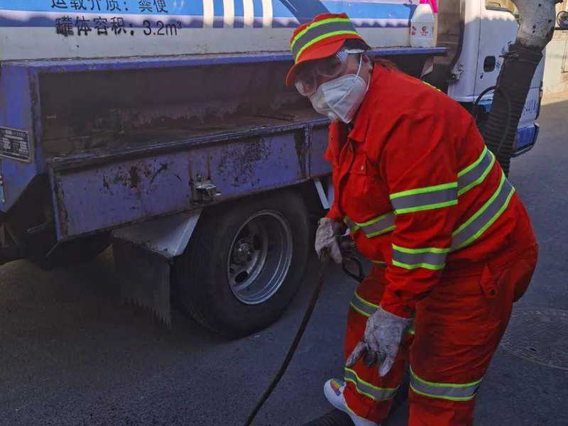 郝师傅郑州市疏通电话马桶地漏疏通修上水管抽泥浆污水