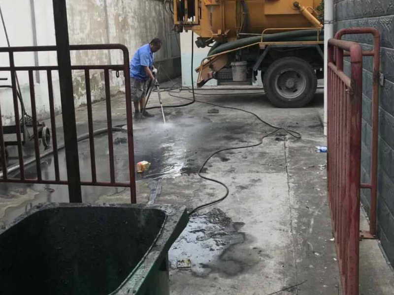【郝师傅】郑州市疏通马桶电话抽污水化粪池维修水管